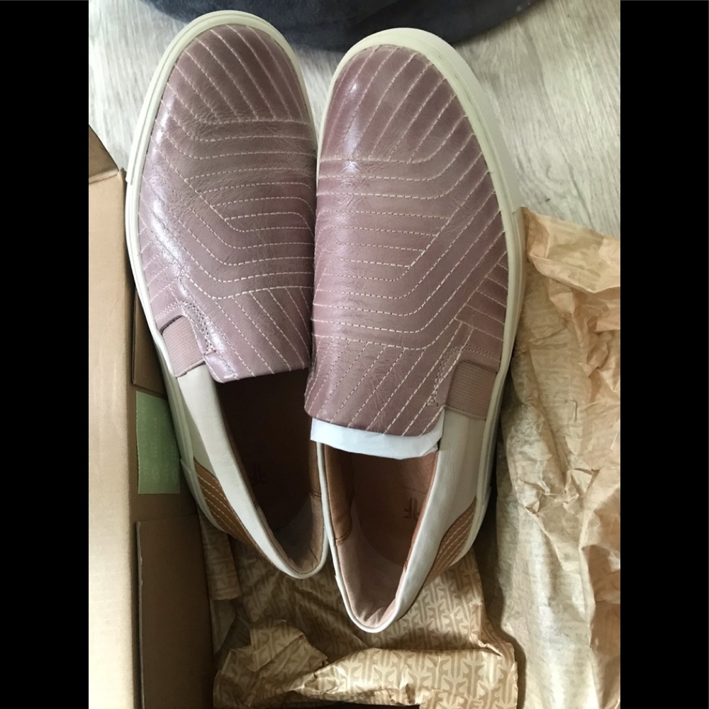Frye ivy stitch slip on sneaker in lilac size 9